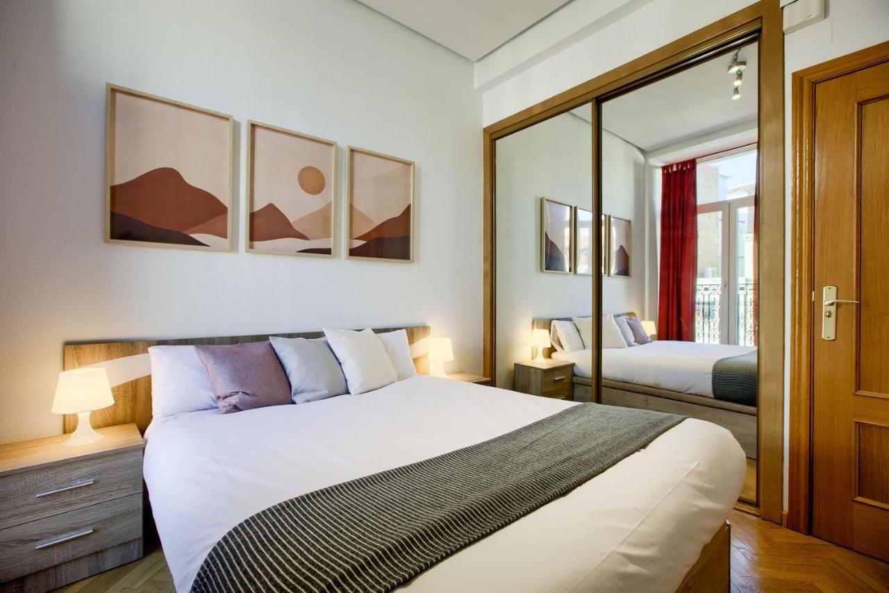 Ferienwohnung Charming Elegant Gran Via Madrid Exterior foto