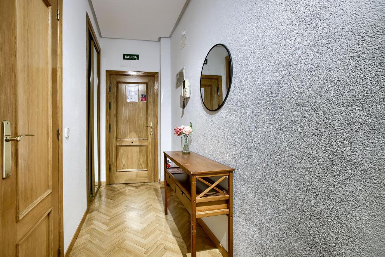 Ferienwohnung Charming Elegant Gran Via Madrid Exterior foto