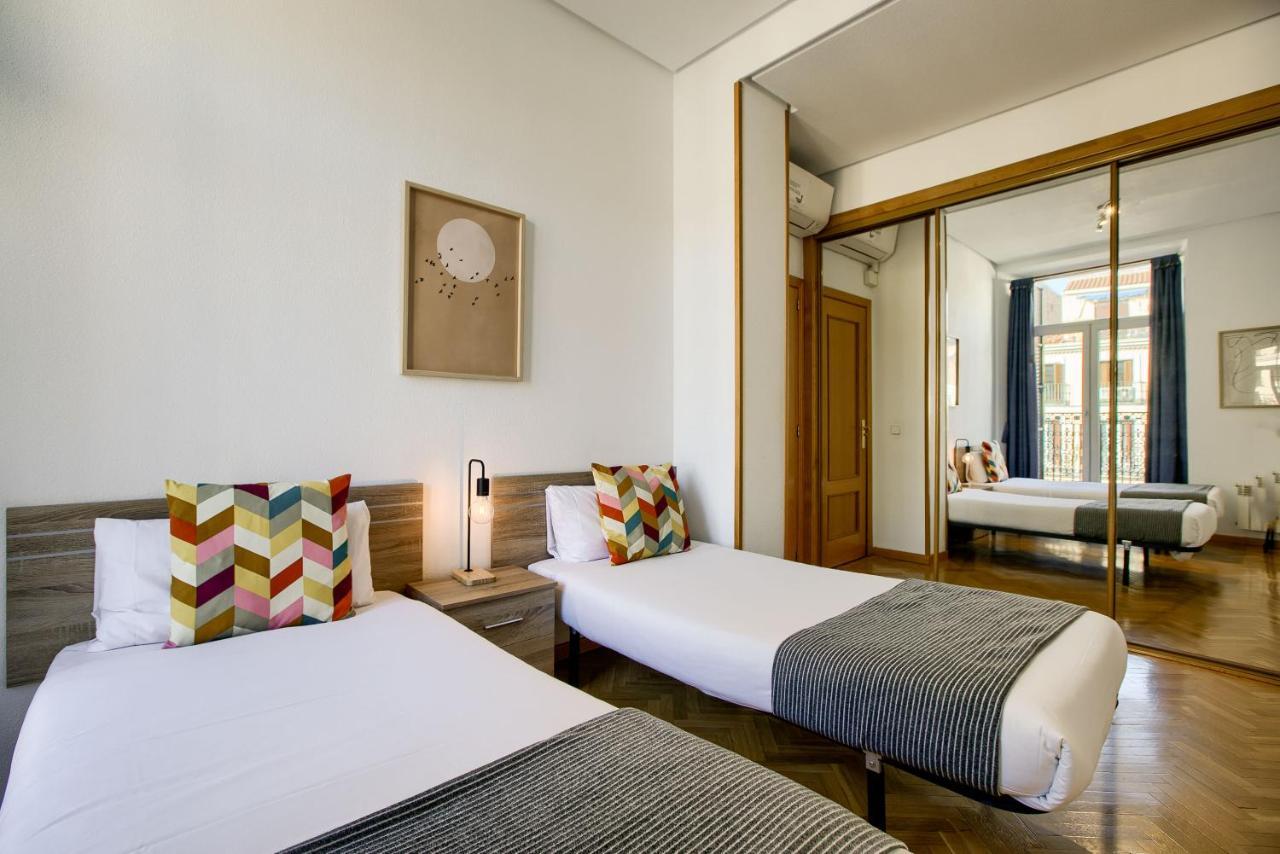 Ferienwohnung Charming Elegant Gran Via Madrid Exterior foto